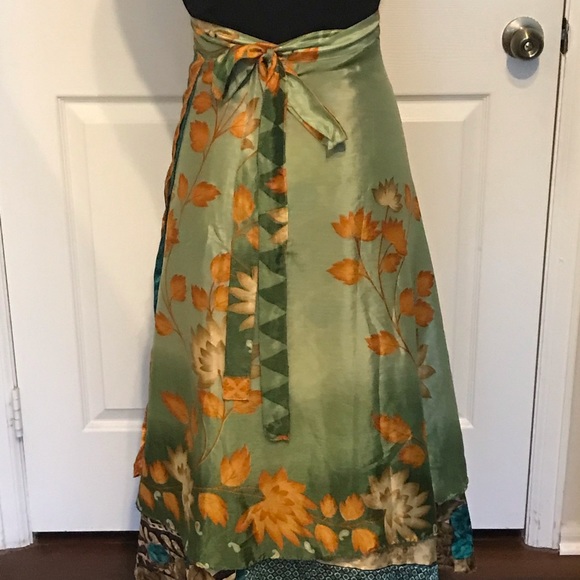 New Silk Maxi Reversible Skirt - Picture 2 of 4